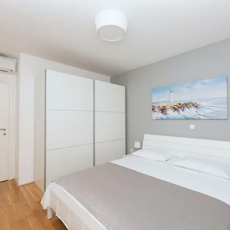 Ivona * מאקרסקה