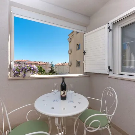 Ivona Апартаменти Макарська