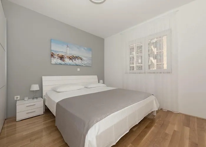 Ivona * Макарська