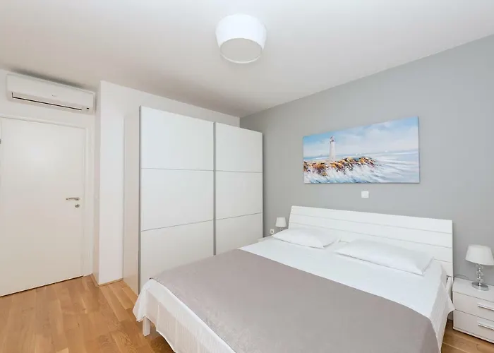 Ivona * Макарська