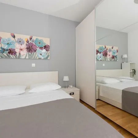 Ivona Apartment *