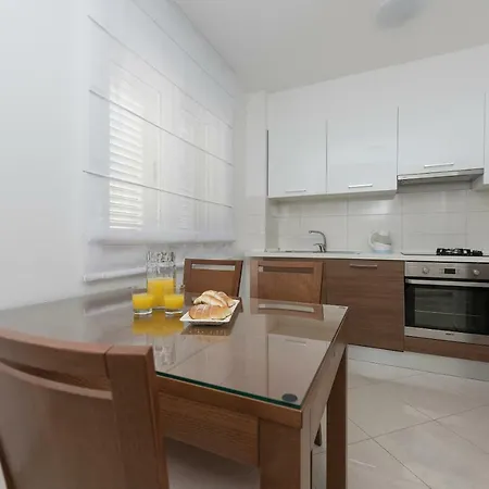 Ivona Apartment Makarska